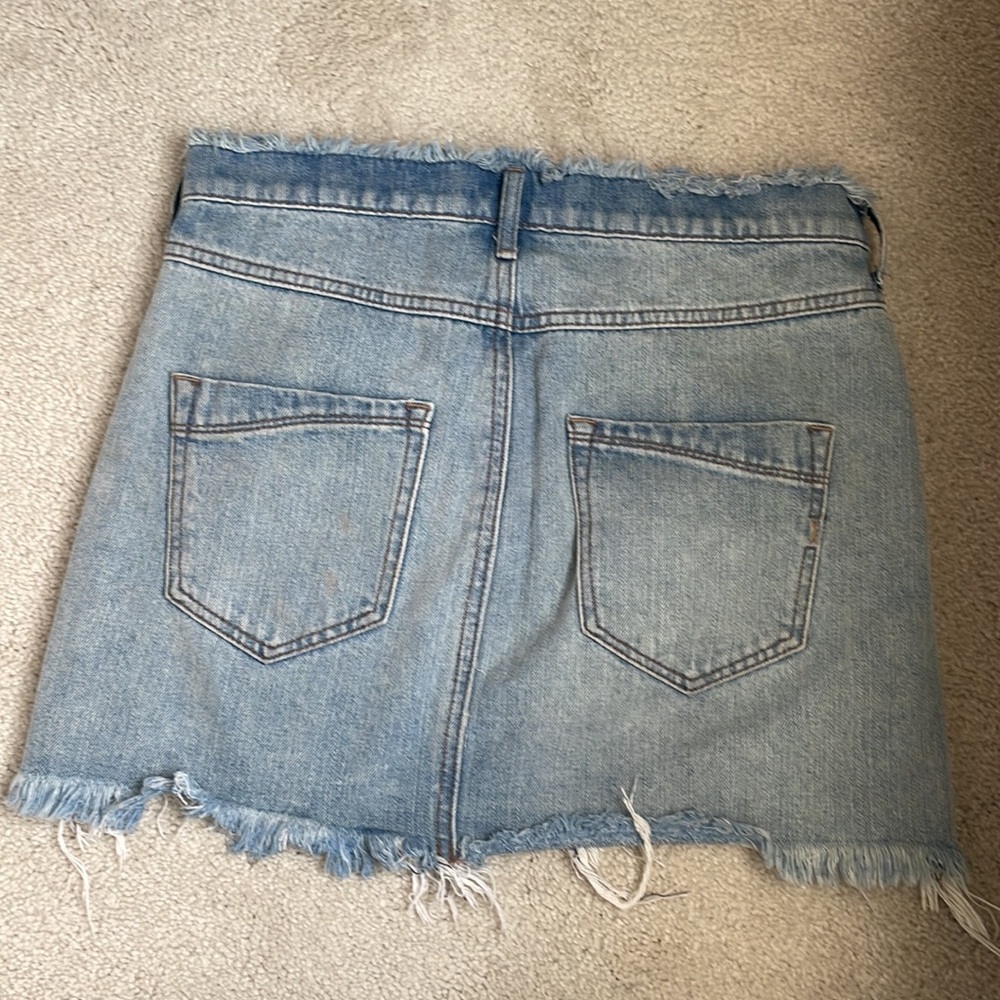 Express Distressed Mini Skirt - Picture 2 of 4